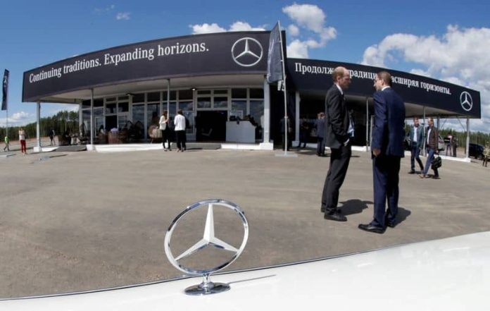 Mercedes include l'opzione di riacquisto come vendita di beni russi data l'approvazione ufficiale