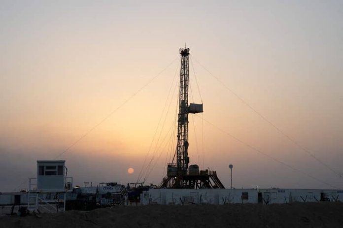 Нефть растет в ожидании ключевых данных по инфляции в США