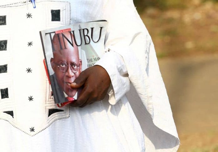 Después de la fanfarria de la toma de posesión, Tinubu de Nigeria enfrenta inmensos desafíos económicos