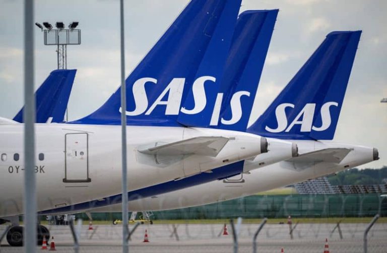 Exclusive-Apollo seeks to take majority stake in SAS’s Chapter 11 rescue plan – sources