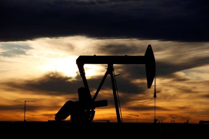 Petróleo cambió poco debido a que las preocupaciones sobre la demanda estimulan la cautela
