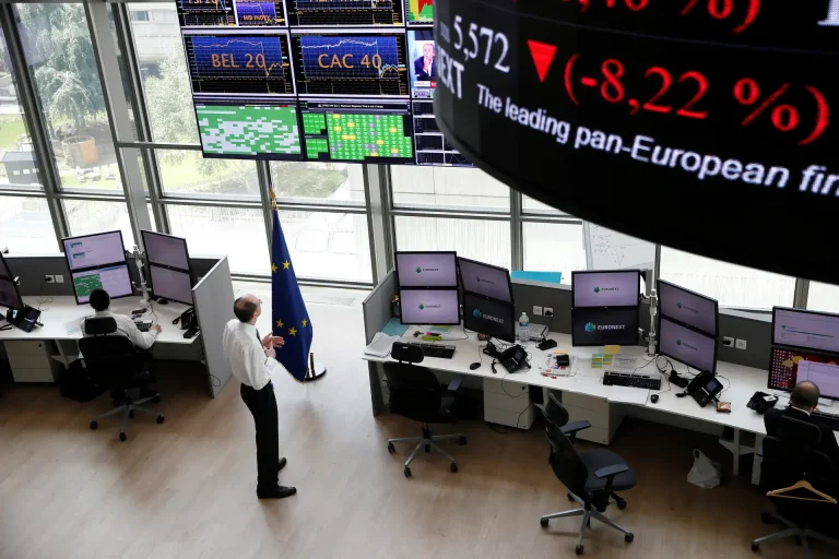 European stocks open lower on interest rate hike fears
