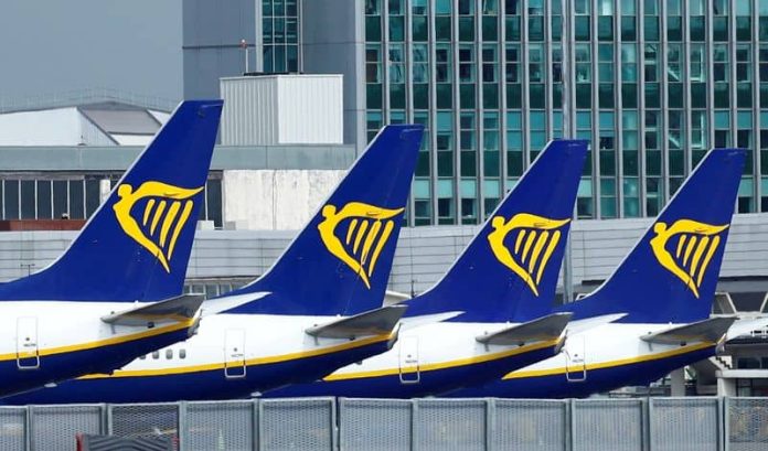 Ryanair quarterly profit soars, cautious about winter travel