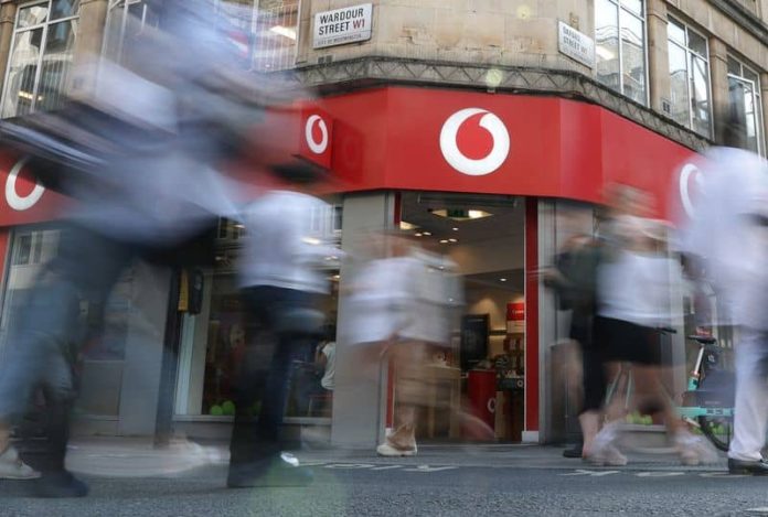 Vodafone сообщает об улучшении роста выручки, назначает финансового директора