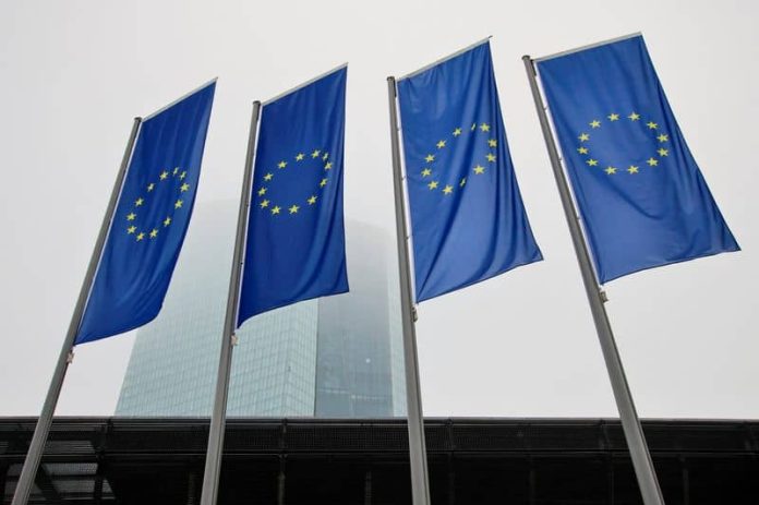 ECB untuk menulis ke Italia mengajukan keberatan atas pajak rejeki pada pers bank