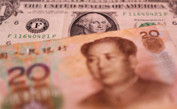 صادرکنندگان انحصاری چینی از سوآپ ارز برای حفظ دلار با کاهش یوان استفاده می کنند