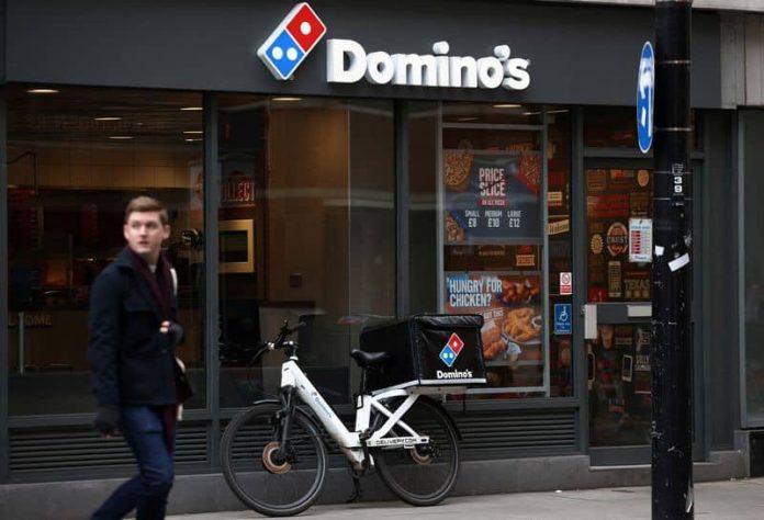 Британская Domino's Pizza объявила о выкупе акций на сумму $90 млн и повысила прогноз прибыли